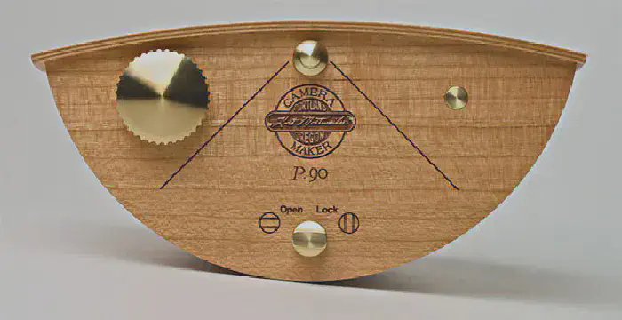 Rolls Royce [(länk till ursprungsartikel)](https://petapixel.com/2011/05/25/p-90-the-rolls-royce-of-pinhole-cameras/)