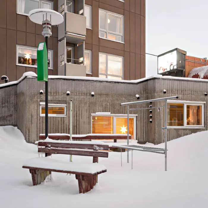 Mullbänken, bakom bänken